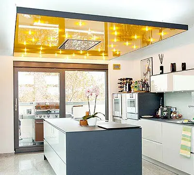 Spanndecke mit abgehängtem Element in einer Küche