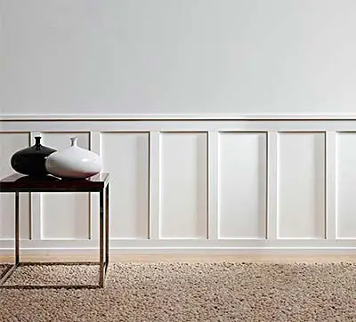 Wandvertäfelung in weiß