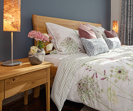 Schlafzimmer in der Ausstellung der Raumausstattung Michael Krebs in Augsburg